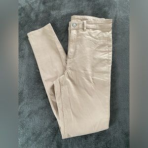 Brand new H&M khakis. Size 8.